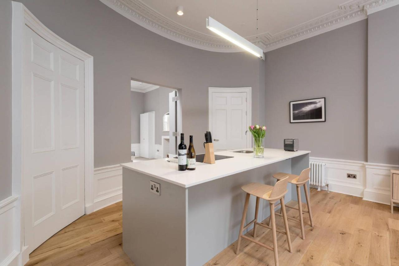 Joivy Spacious And Bright 1Bed Apt, Short Walk From Princes Street Edinburgh Exterior photo